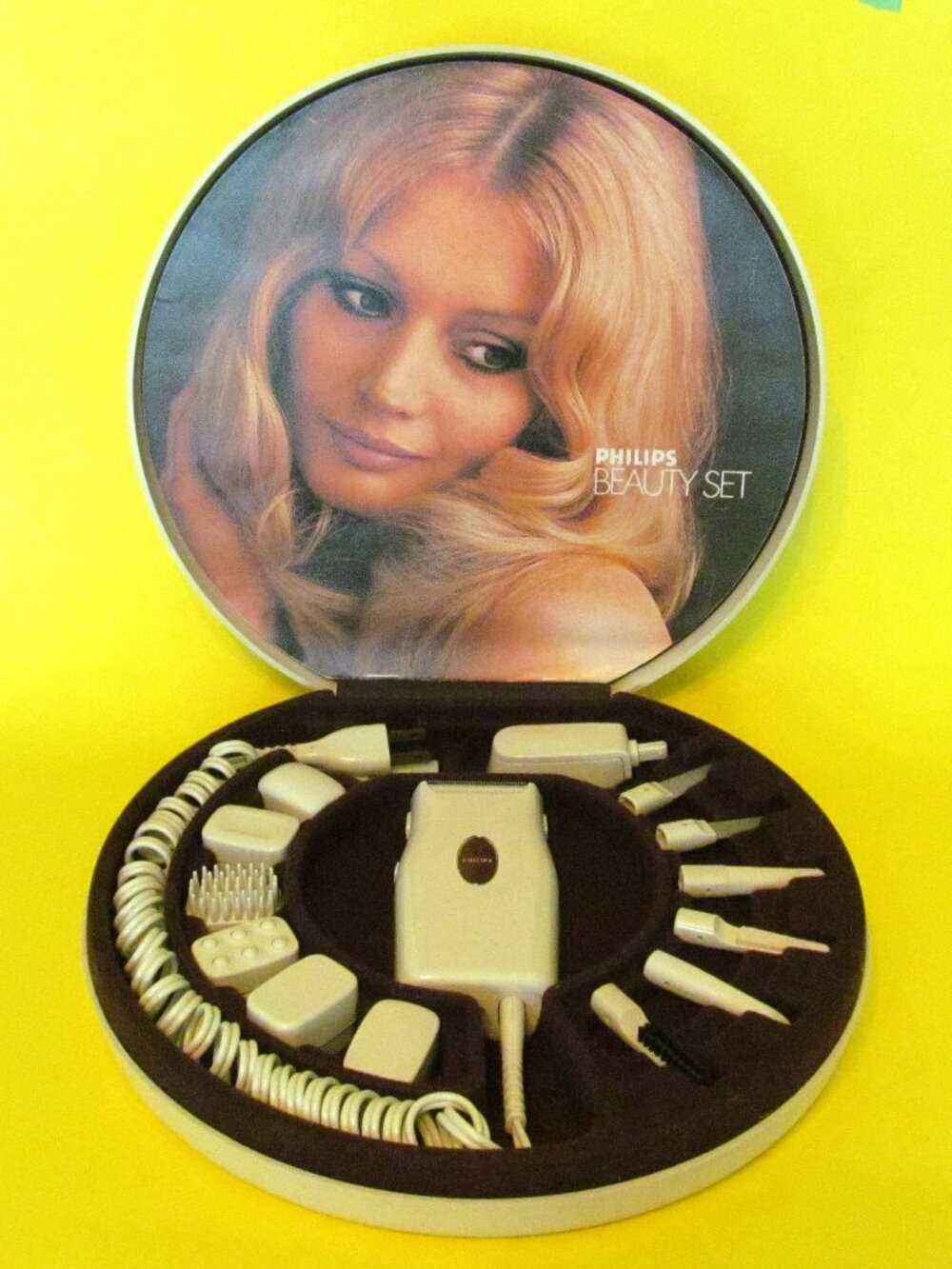Vintage Philips Beauty Set in almond case Collectible 70s